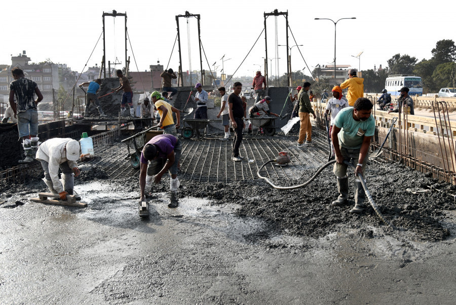 पश्चिम एसियाली तनावको असर: बिटुमिन अभावले सडक निर्माण ठप्प, ‘निर्माण होलिडे’को चेतावनी